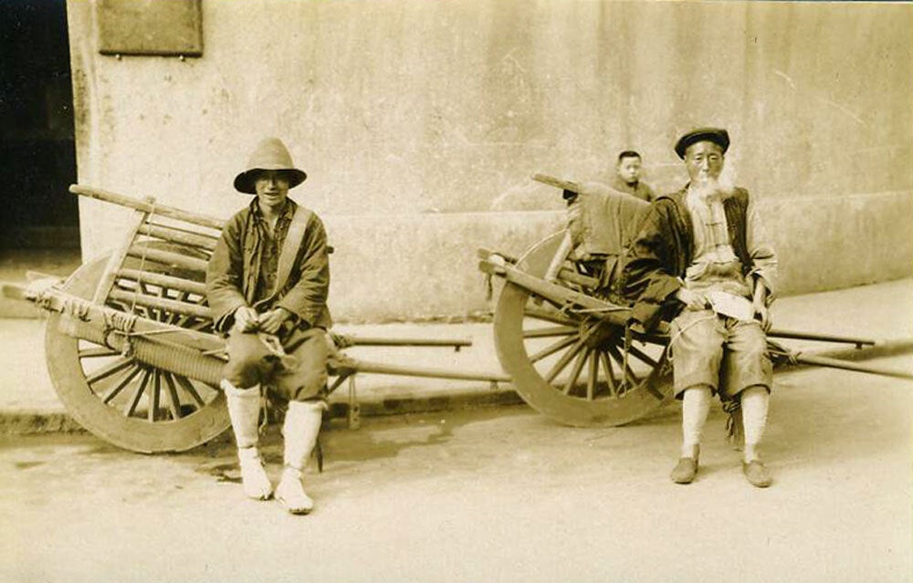 Two Drivers One Wheel Single Wheel Cart and Drivers | China